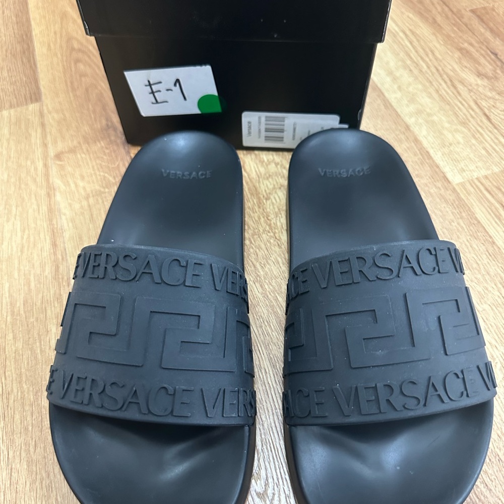Versace Women’s authentic  Slide Sandals